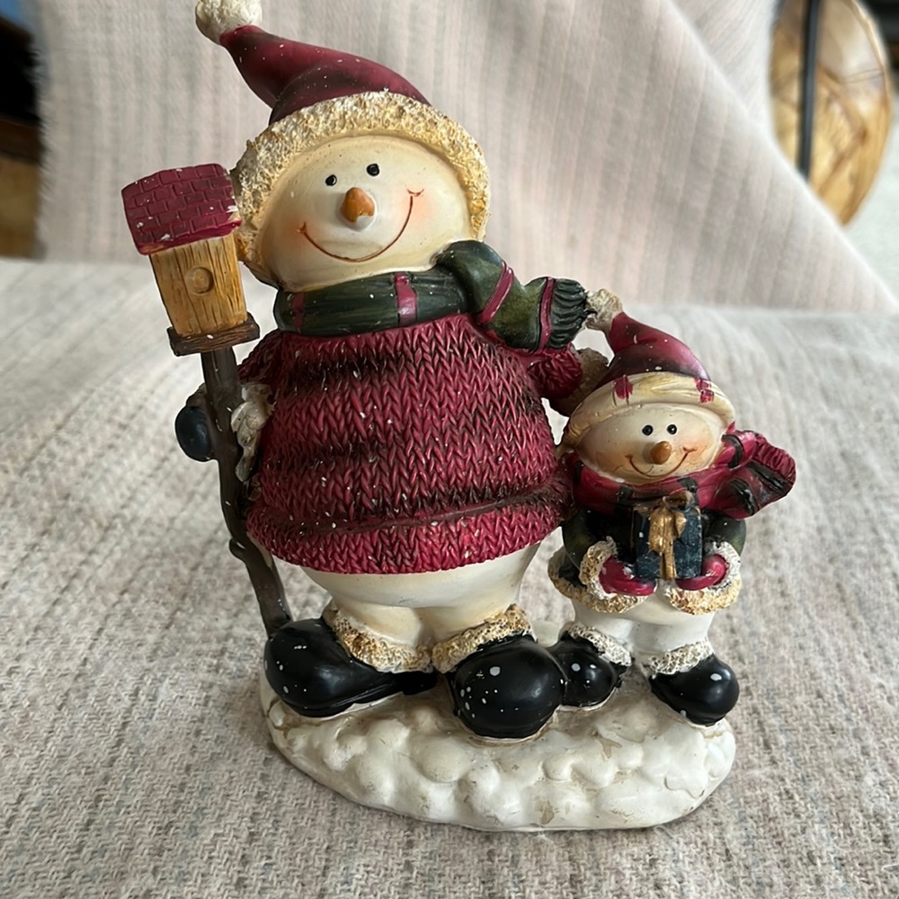 Resin 2 snowmen figurine